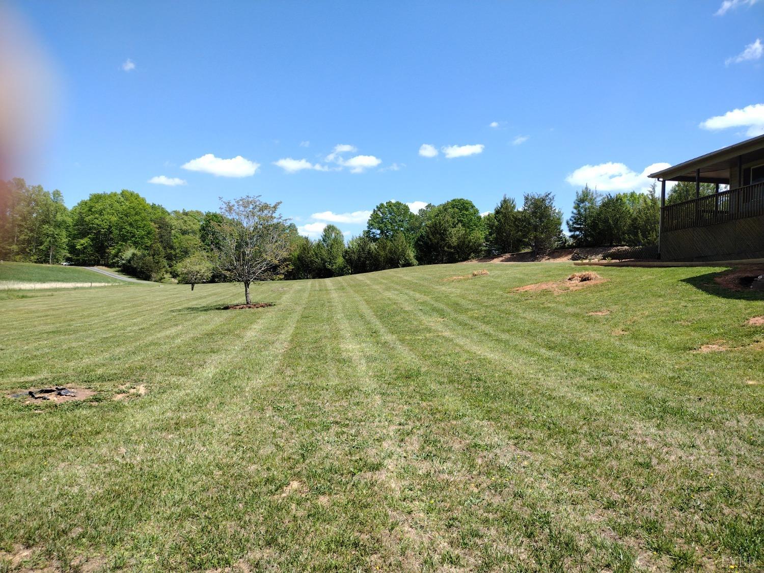 4499 Stage Road Concord, VA 24538 - Photo 51 of 64 a view of an outdoor space and basketball court