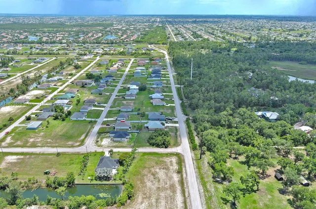a view of a garden with an outdoor space