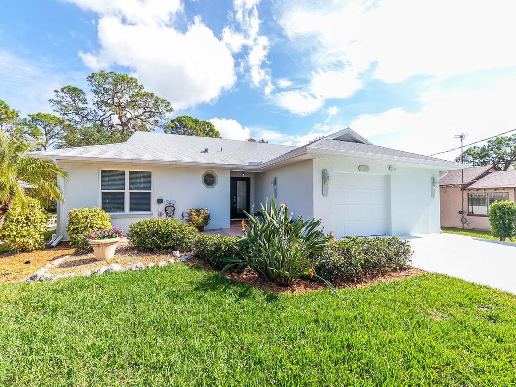 411 Lyons Bay Road Nokomis, FL 34275 - Photo 1 of 1 Front of home
