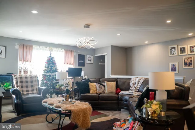 $285,000 | 881B Scotswood Court, Mount Laurel, NJ 08054