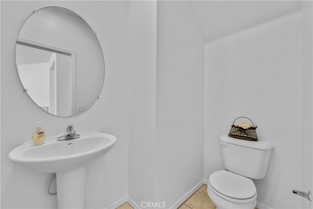 906 Sparrow Way Perris, CA 92571 - Photo 8 of 30