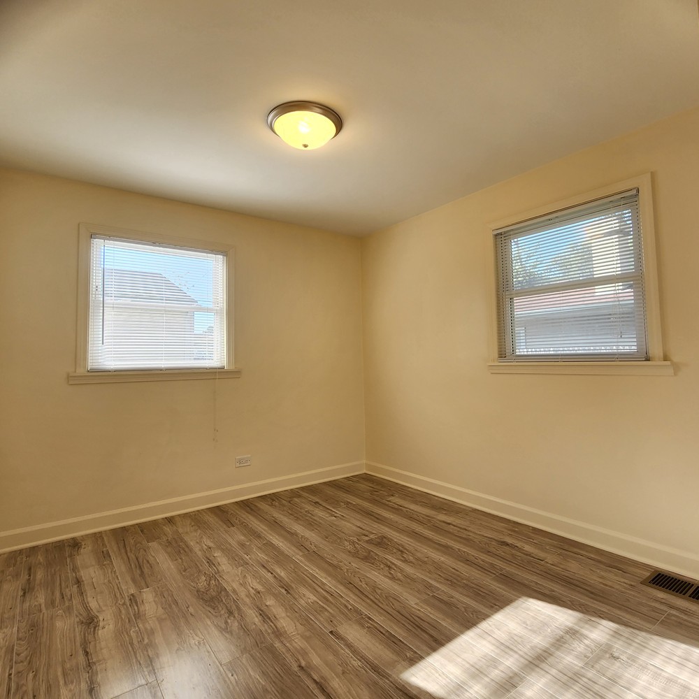 746 South Merle Lane Wheeling, IL 60090 - Photo 6 of 9 Gallery Image 6