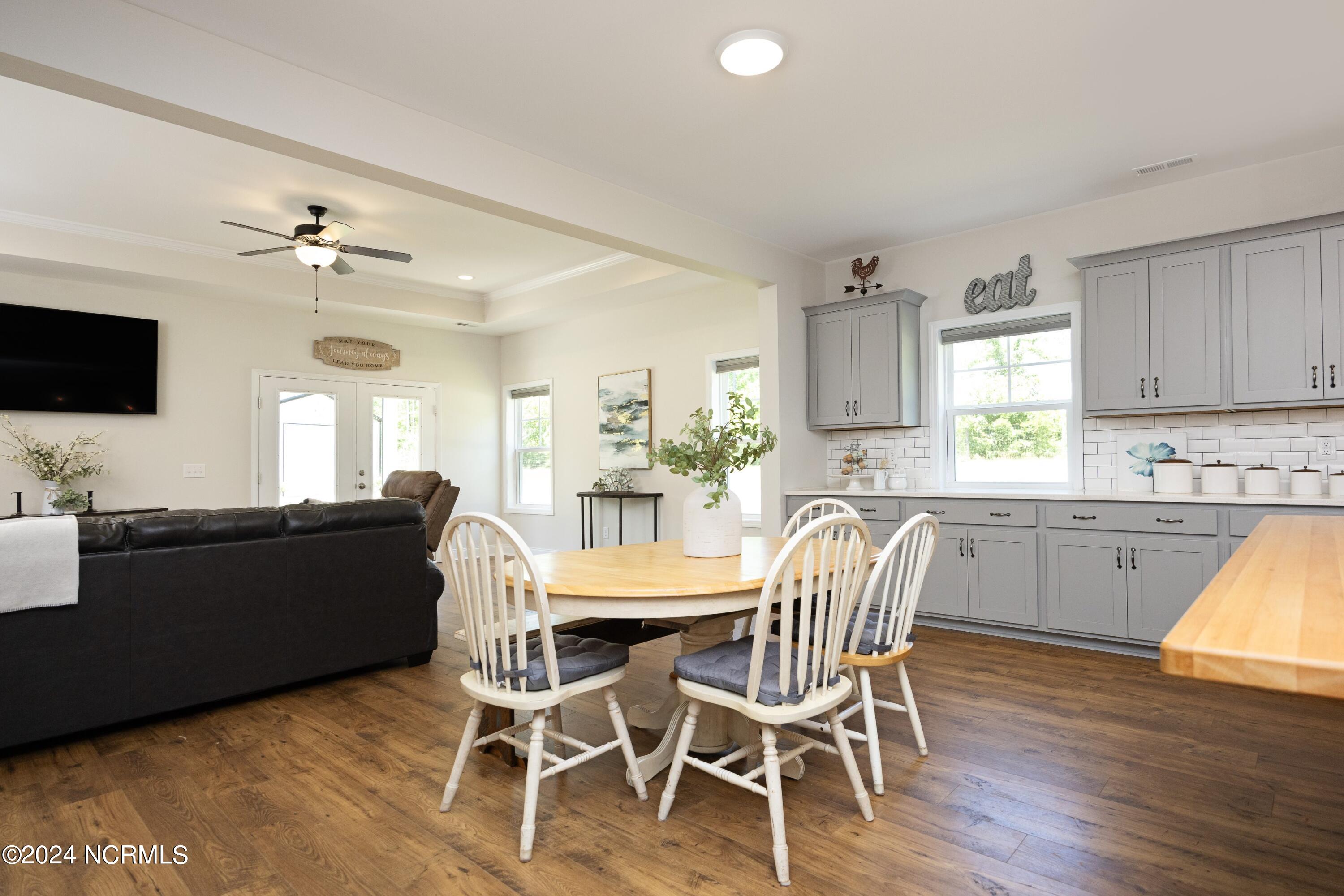 560 Valor Trail Cameron, NC 28326 - Photo 18 of 61 18Breakfast