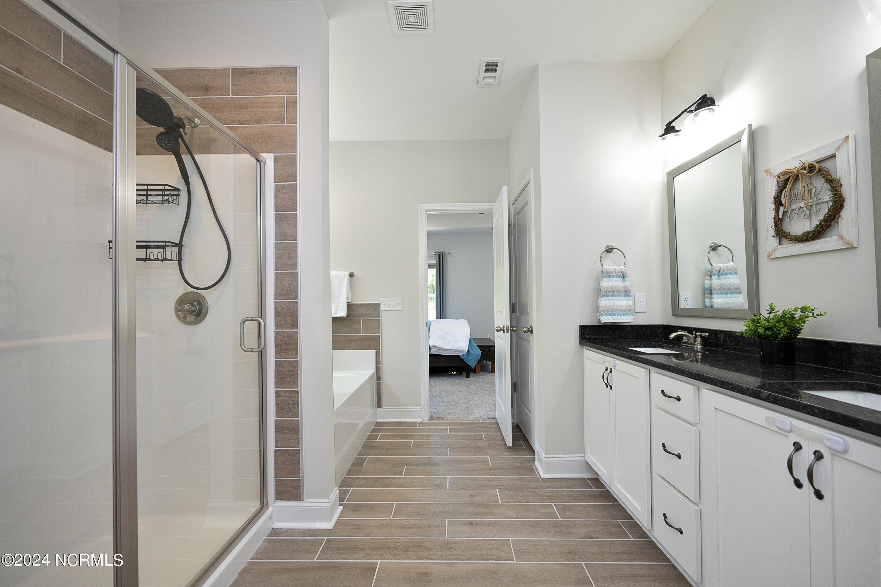 560 Valor Trail Cameron, NC 28326 - Photo 28 of 61 29PrimaryBath