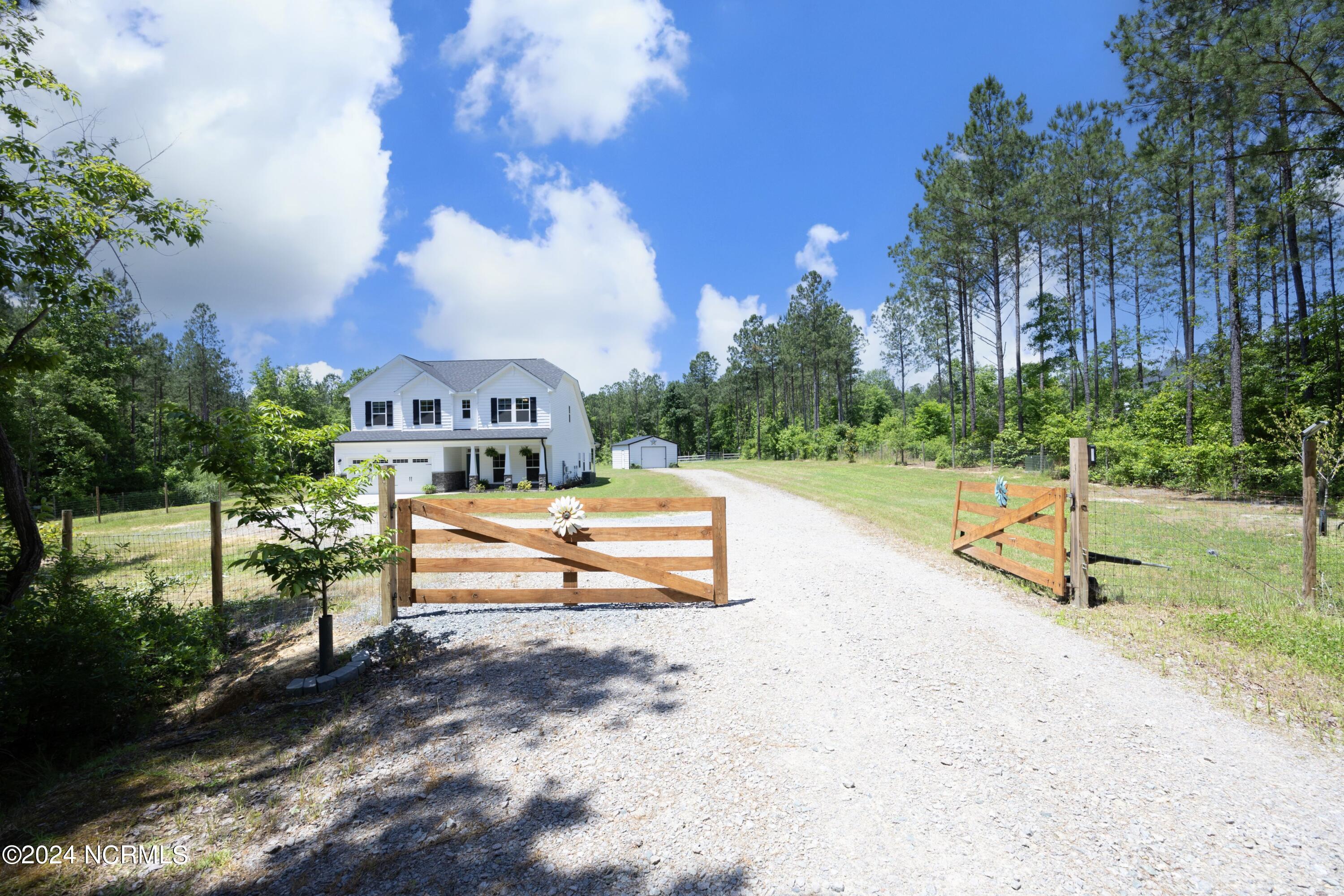 560 Valor Trail Cameron, NC 28326 - Photo 3 of 61 3GateOpen
