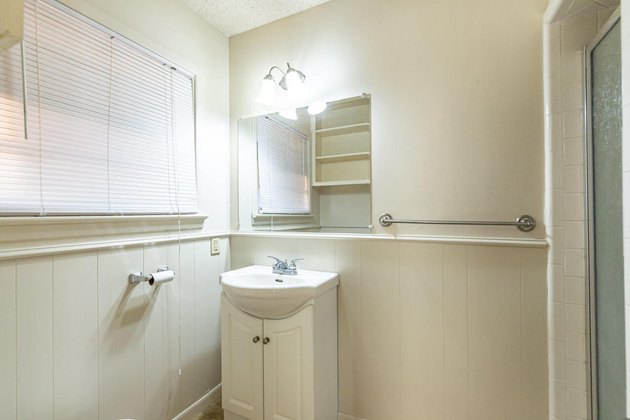 3609 42nd Street Lubbock, TX 79413 - Photo 12 of 17 12