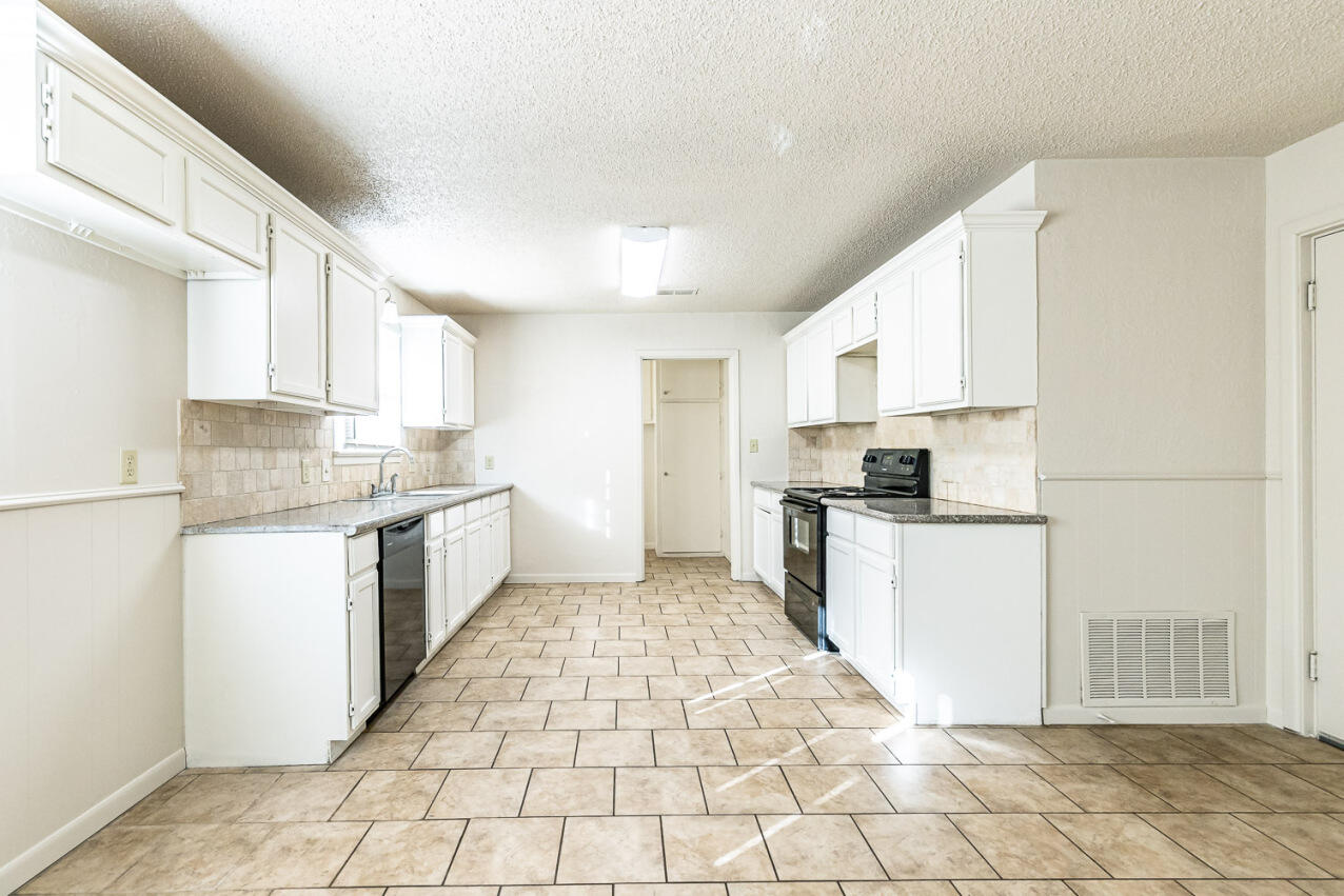 3609 42nd Street Lubbock, TX 79413 - Photo 7 of 17 7