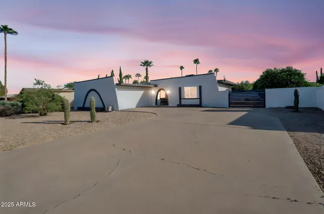 $485,000 | 2301 East Enrose Street, Mesa, AZ 85213