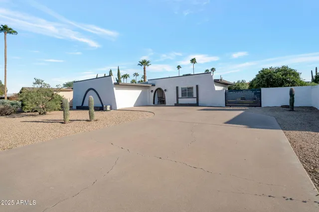$485,000 | 2301 East Enrose Street, Mesa, AZ 85213