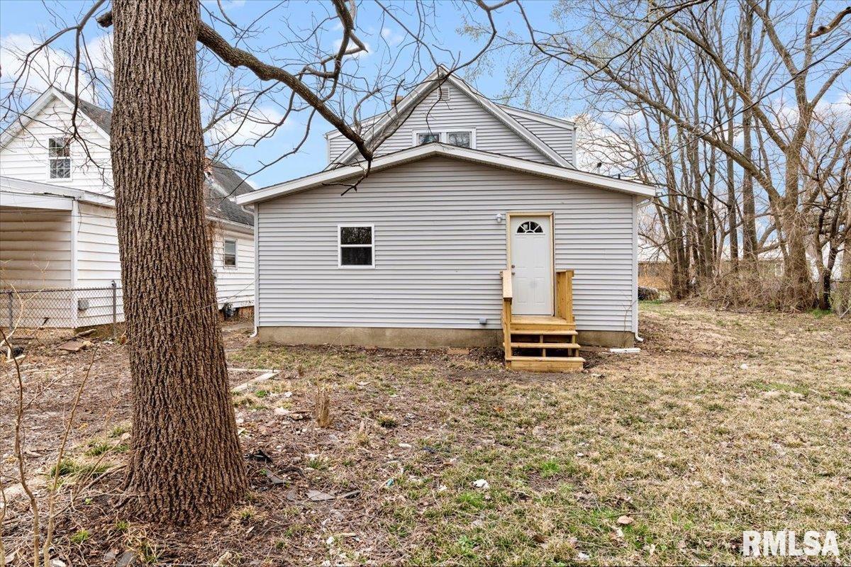 1108 North 12th Street Springfield, IL 62702 - Photo 5 of 39