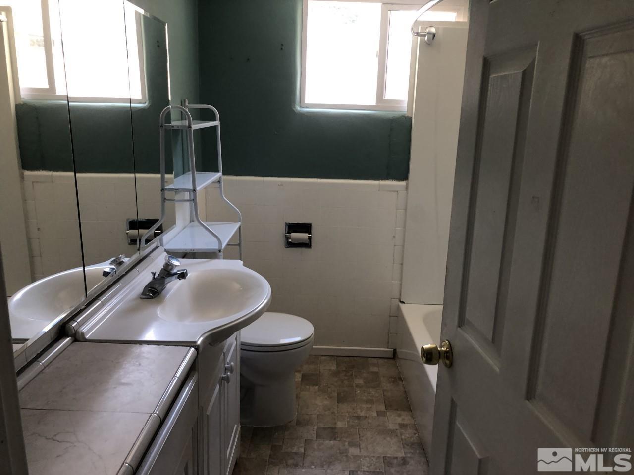 2065 Whitfield Way Reno, NV 89512 - Photo 5 of 21 Photo 5