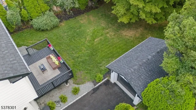 a view of a backyard with plants