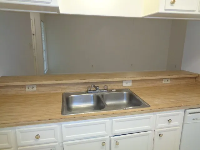 a close view of sink and tap