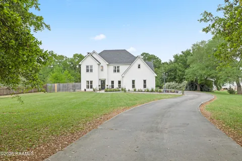 $649,999 | 2085 Main Highway, Arnaudville, LA 70512
