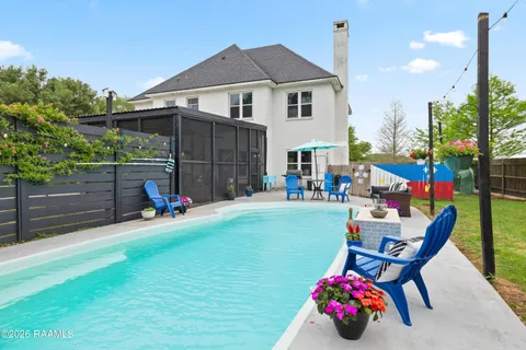 $649,999 | 2085 Main Highway, Arnaudville, LA 70512
