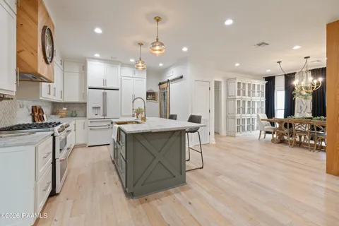 $649,999 | 2085 Main Highway, Arnaudville, LA 70512