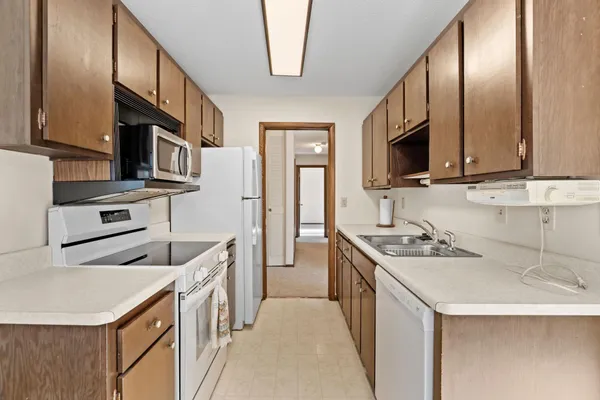 $80,000 | 10113 West 34th Street, Unit 228, Hopkins, MN 55305