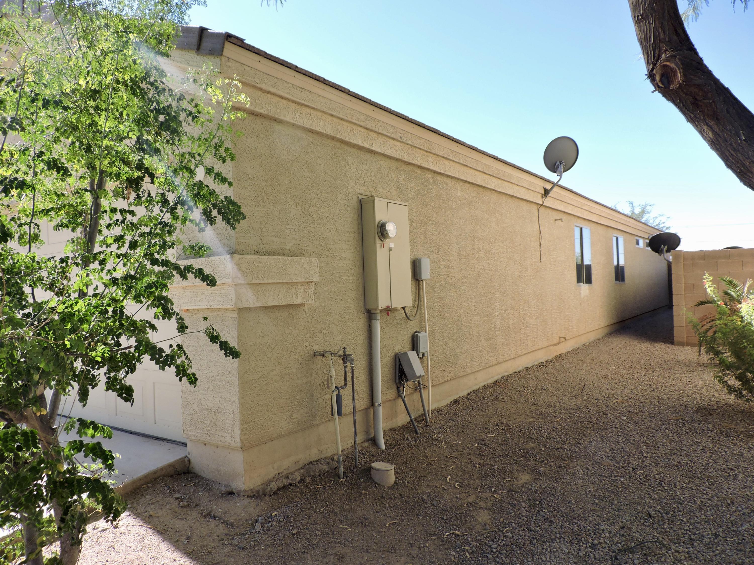 43293 West Cowpath Road Maricopa, AZ 85138 - Photo 3 of 21 fullsizeoutput_36c