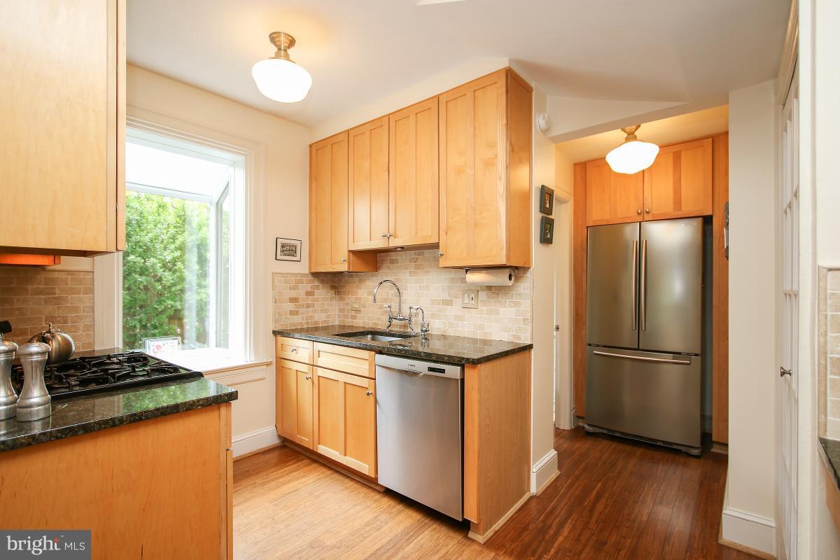 4401 River Road Northwest Washington, DC 20016 - Photo 11 of 30 Interior (General)