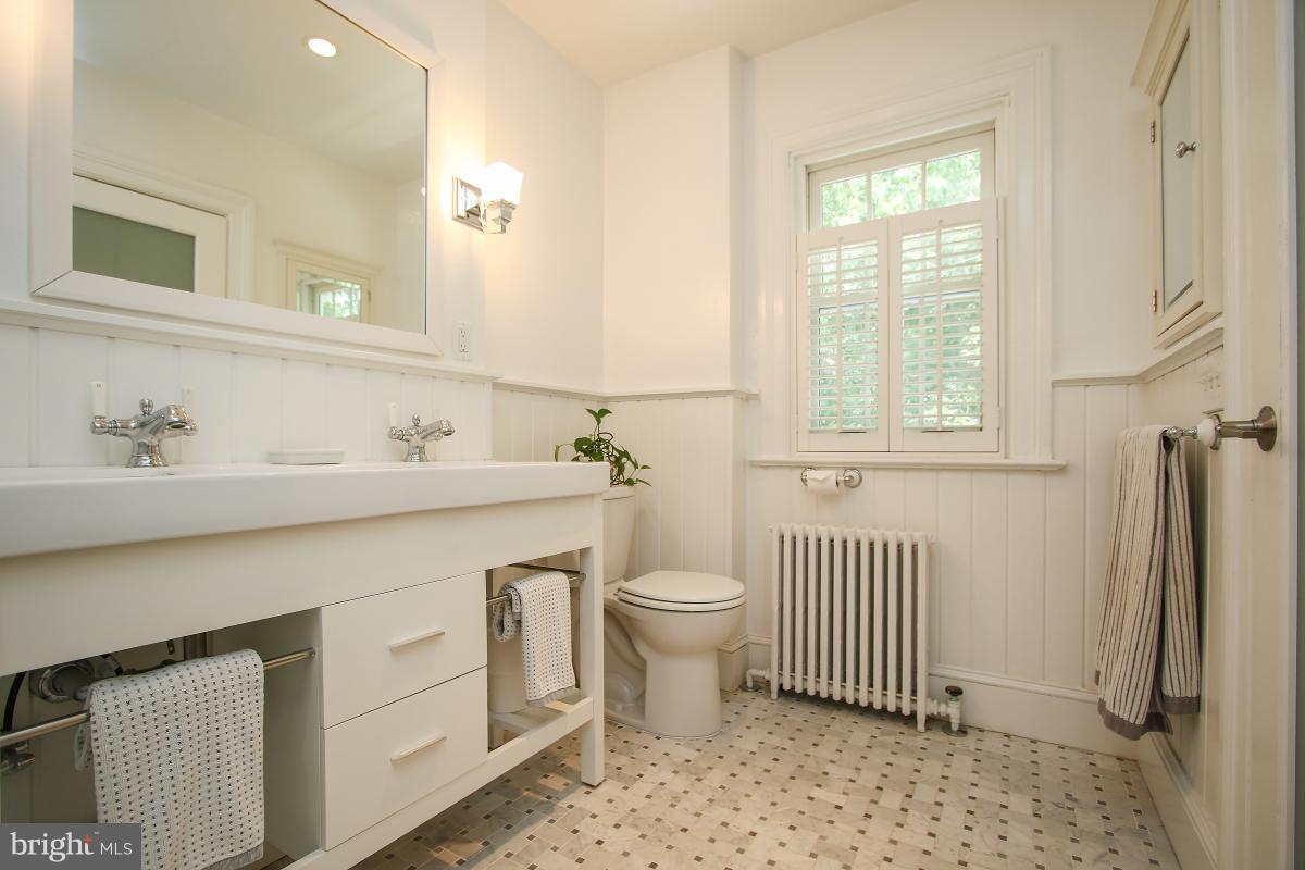 4401 River Road Northwest Washington, DC 20016 - Photo 17 of 30 Bath