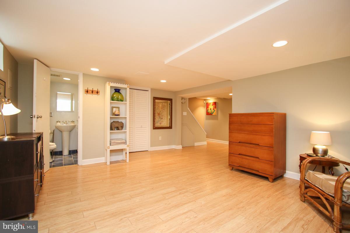 4401 River Road Northwest Washington, DC 20016 - Photo 20 of 30 Family Room