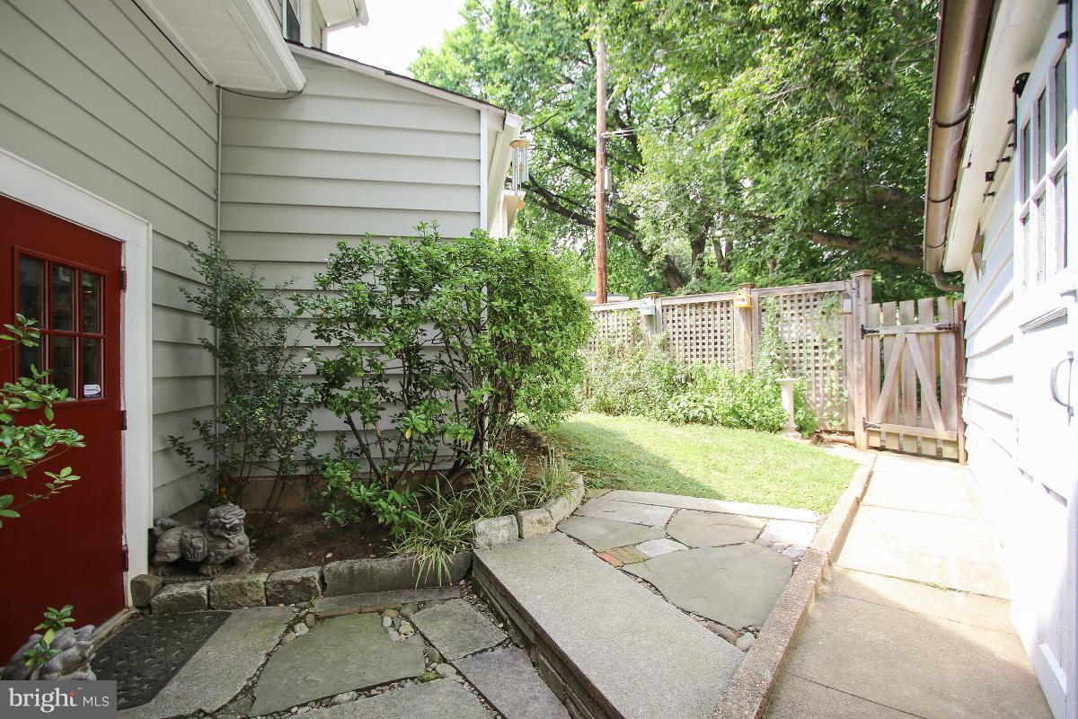 4401 River Road Northwest Washington, DC 20016 - Photo 27 of 30 Exterior (General)