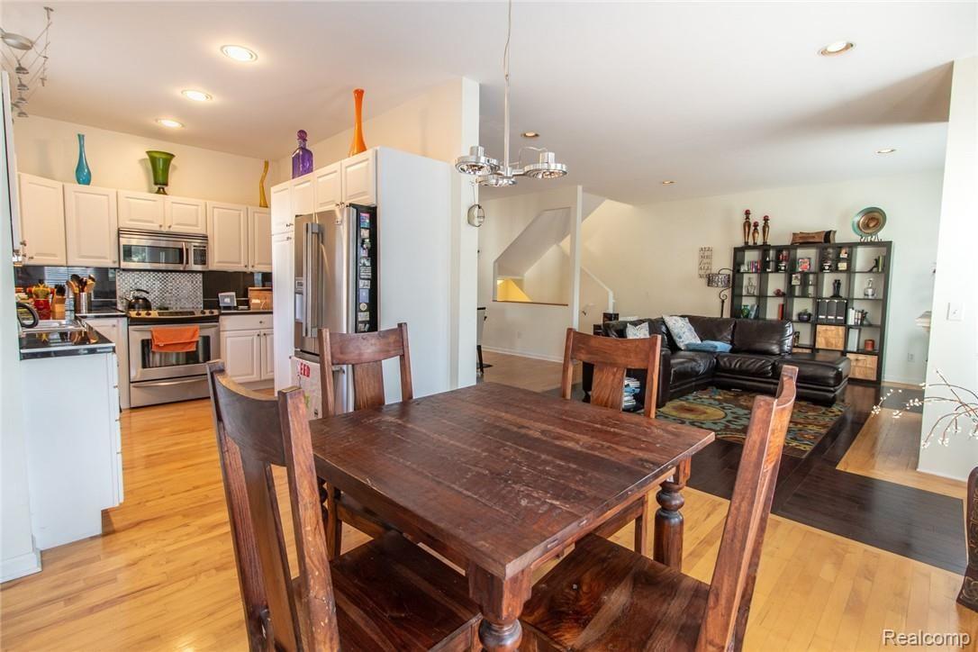 2654 Crooks Road Royal Oak, MI 48073 - Photo 7 of 35 Kitchen and Breakfast Area