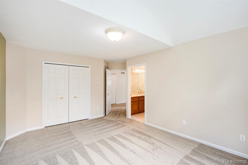 1996 Tall Oaks Boulevard Rochester Hills, MI 48306 - Photo 28 of 44