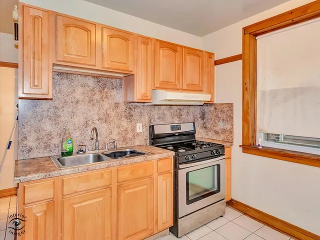 $325,000 | 9534 South Bishop Street, Chicago, IL 60643