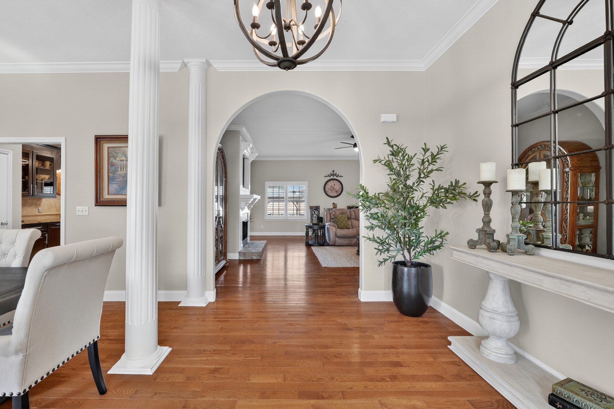 19 Hancock Road Fayetteville, TN 37334 - Photo 6 of 54 a view of living room with furniture and a potted plant
