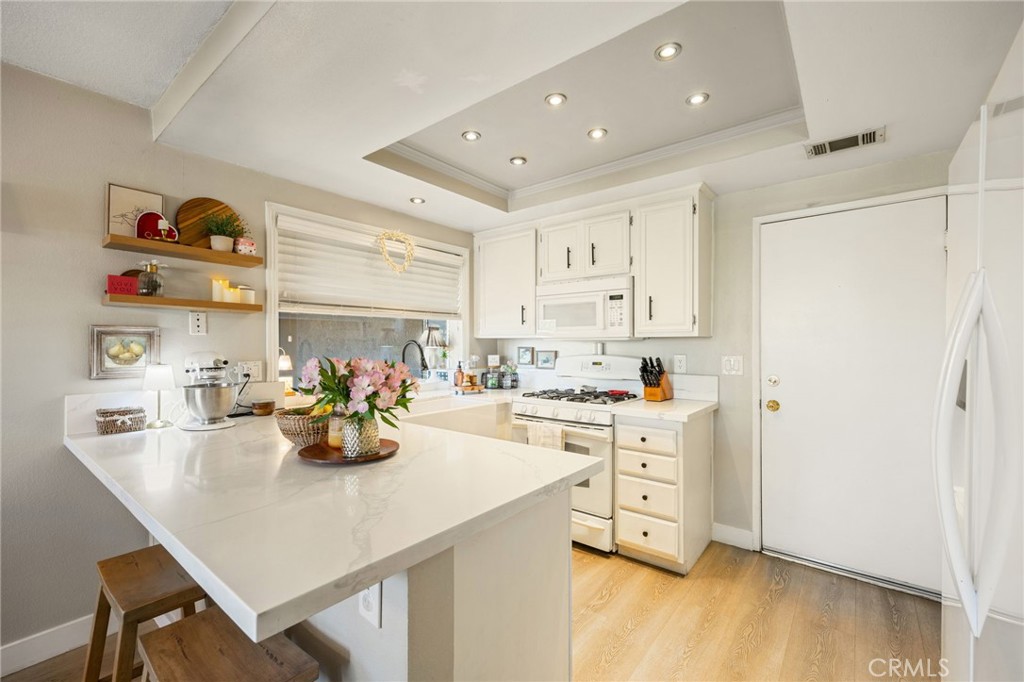 28146 Seco Canyon Road, Unit 64 Saugus, CA 91350 - Photo 13 of 36