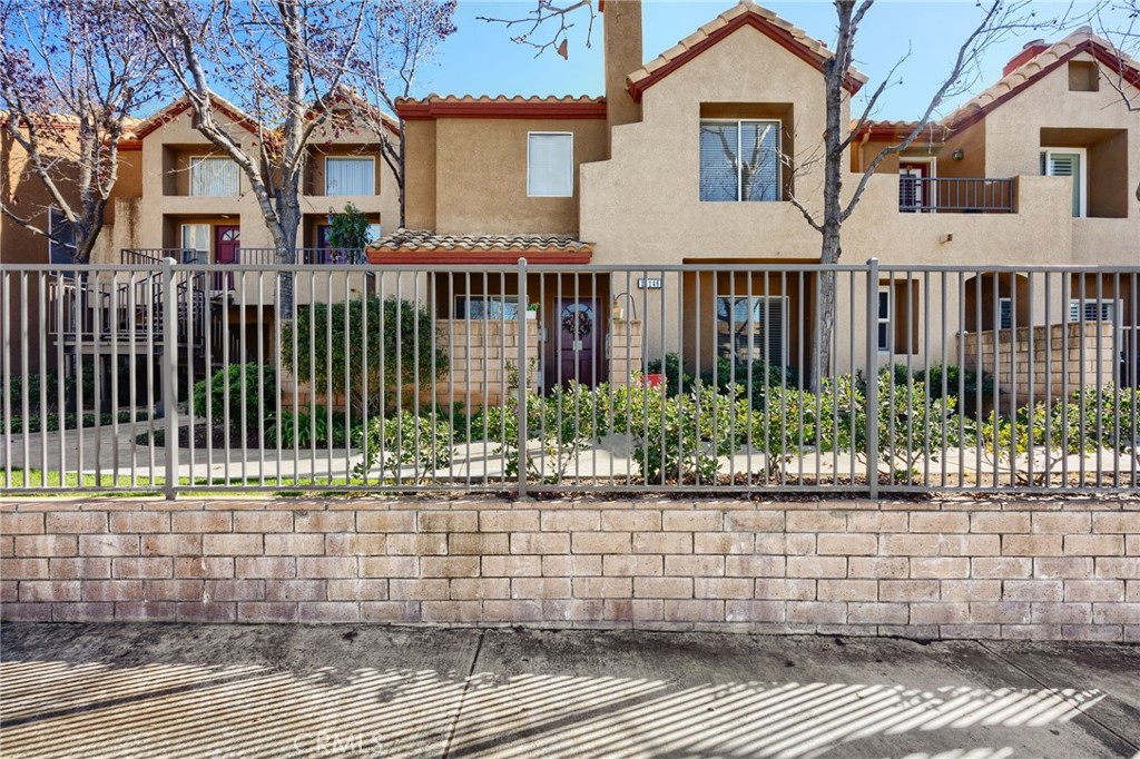 28146 Seco Canyon Road, Unit 64 Saugus, CA 91350 - Photo 2 of 36