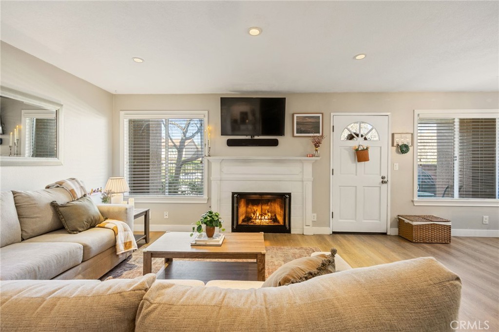 28146 Seco Canyon Road, Unit 64 Saugus, CA 91350 - Photo 5 of 36