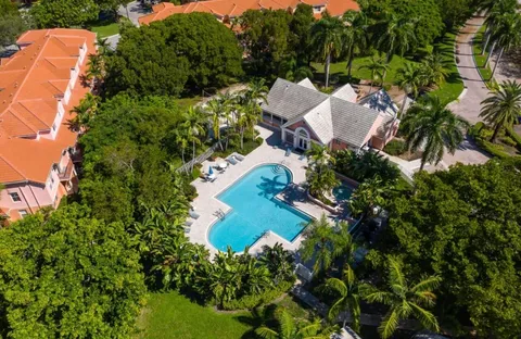 $2,500 | 1055 Crystal Way, Unit J, Delray Beach, FL 33444