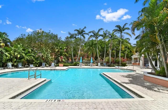 $2,500 | 1055 Crystal Way, Unit J, Delray Beach, FL 33444