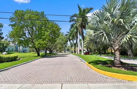 $2,500 | 1055 Crystal Way, Unit J, Delray Beach, FL 33444