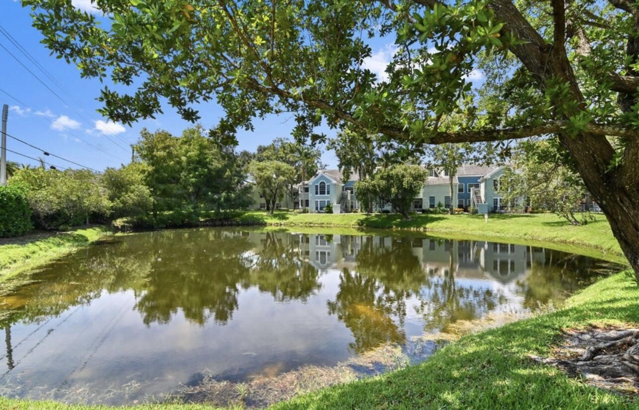 1055 Crystal Way, Unit J Delray Beach, FL 33444 - Photo 34 of 55 F04EFB1A-A717-466C-9C9F-34EA1FAE979F