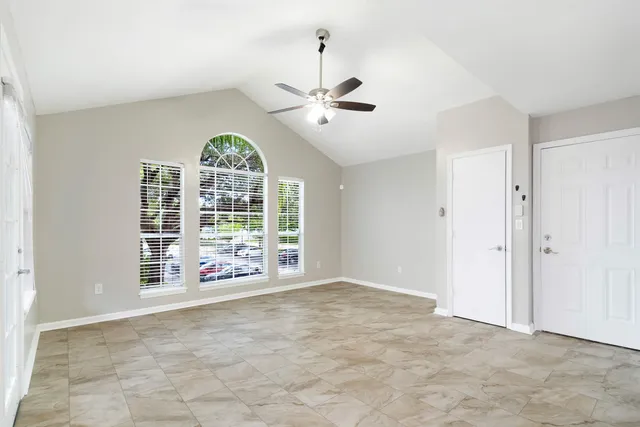 $2,500 | 1055 Crystal Way, Unit J, Delray Beach, FL 33444