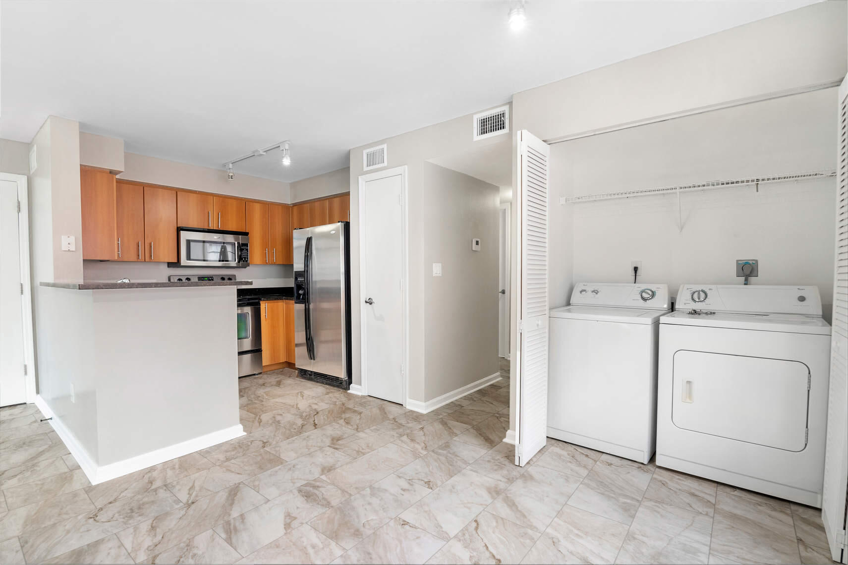 1055 Crystal Way, Unit J Delray Beach, FL 33444 - Photo 9 of 55 09