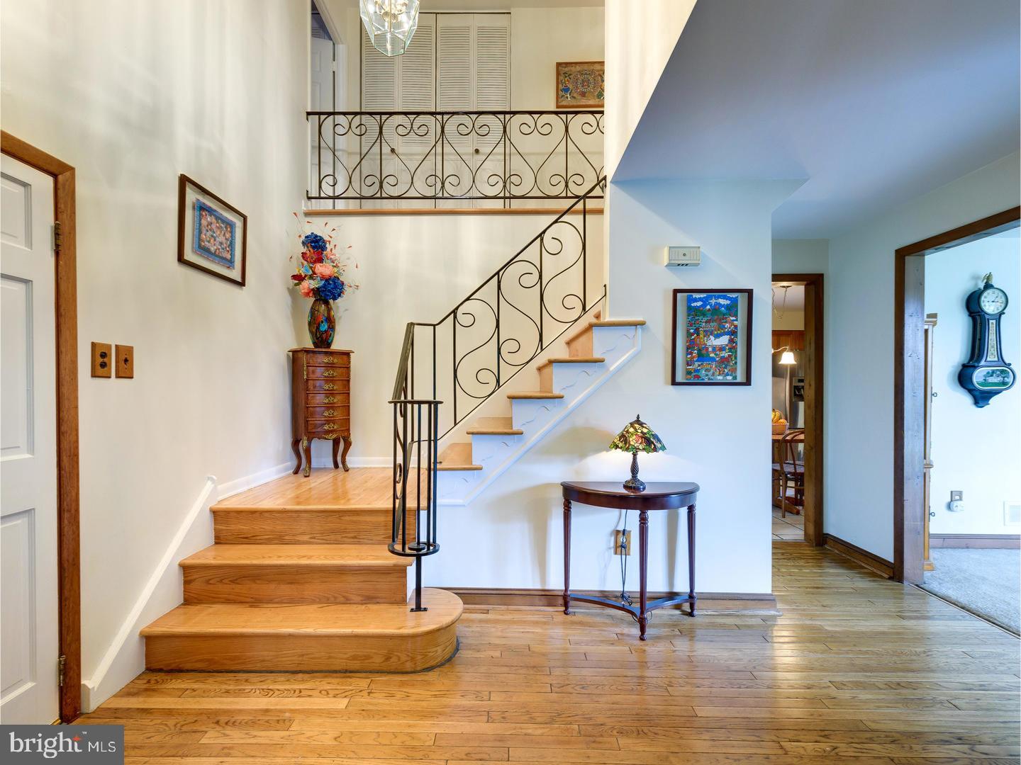104 Wilson Circle Exton, PA 19341 - Photo 3 of 25 Foyer