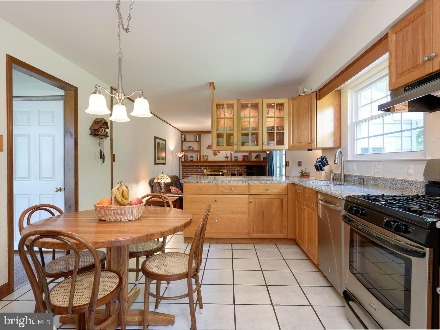 104 Wilson Circle Exton, PA 19341 - Photo 8 of 25 Kitchen