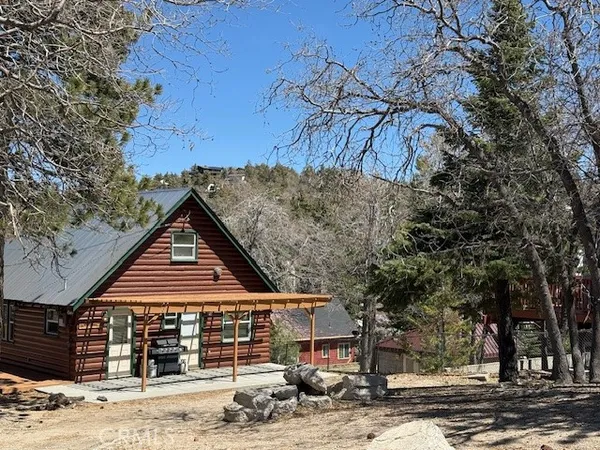 $459,000 | 32983 Canyon Drive, Green Valley Lake, CA 92341