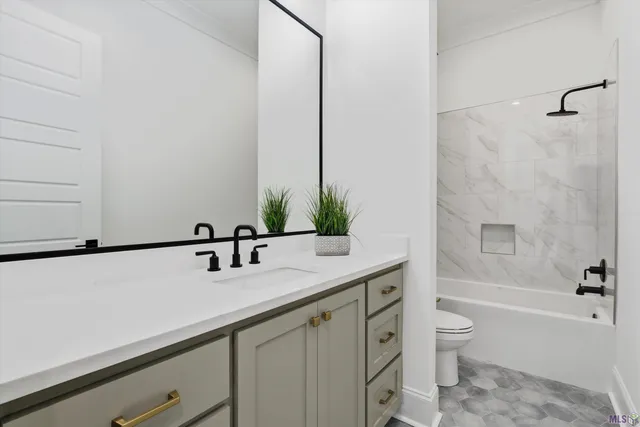 $920,000 | 43256 Collyns Cove, Prairieville, LA 70769