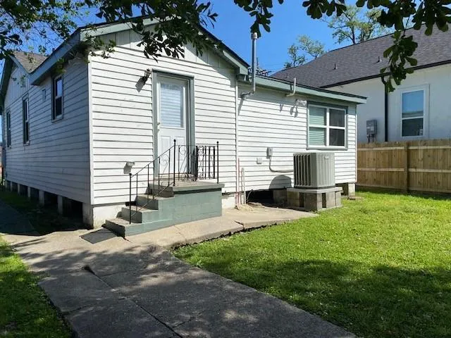 $1,700 | 5710 Franklin Avenue, New Orleans, LA 70122