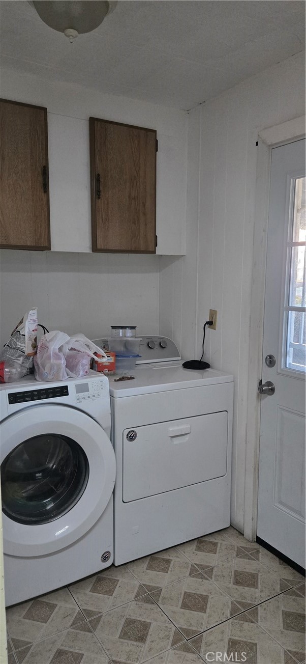 2139 East 4th Street, Unit 13 Ontario, CA 91764 - Photo 20 of 29 a utility room with sink dryer and washer