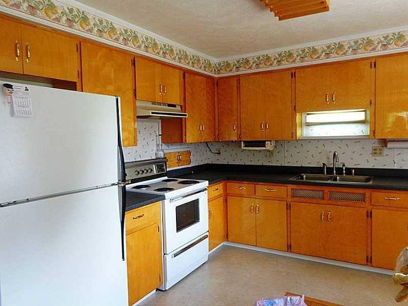 274 Marsh Road Sabattus, ME 04280 - Photo 3 of 18 Kitchen.