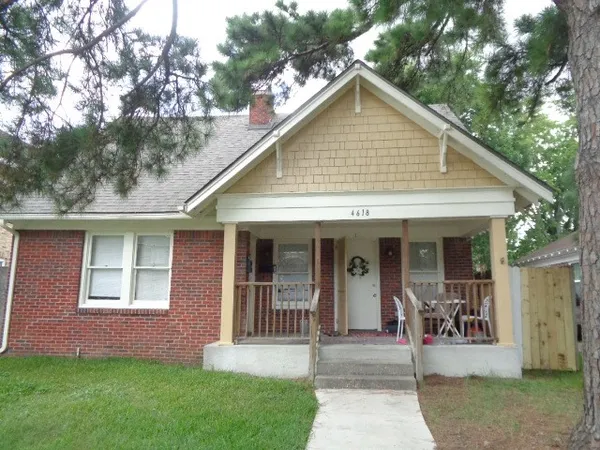 $950 | 4618 Clay Street, Unit 2, Houston, TX 77023