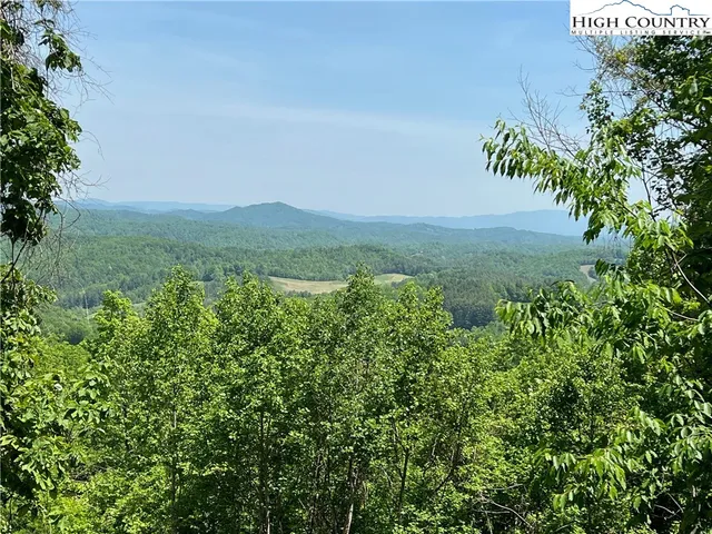 $87,900 | 14 West Mahogany Court, Lansing, NC 28643