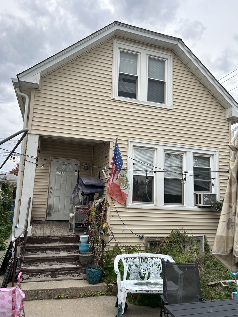 2542 North Long Avenue Chicago, IL 60639 - Photo 2 of 3