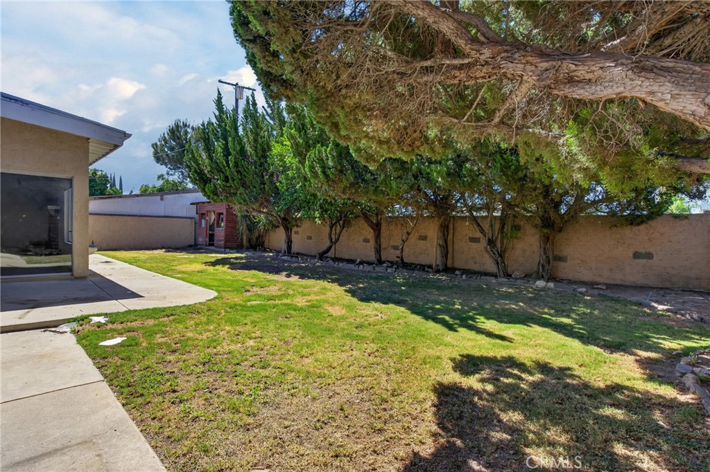 19448 Blythe Street Reseda, CA 91335 - Photo 33 of 37